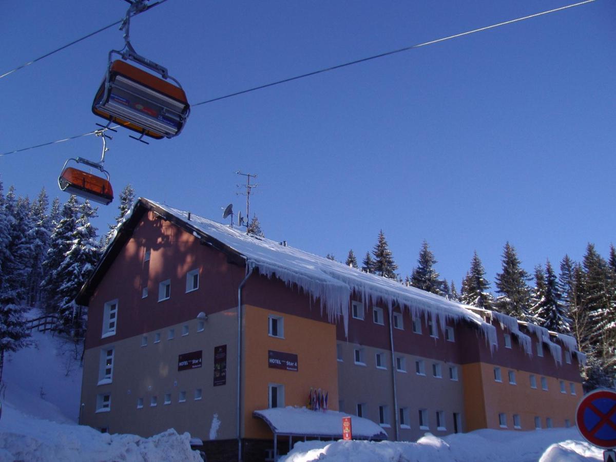 Hotel Pod Vlekem Лоучна-под-Клиновцем Экстерьер фото